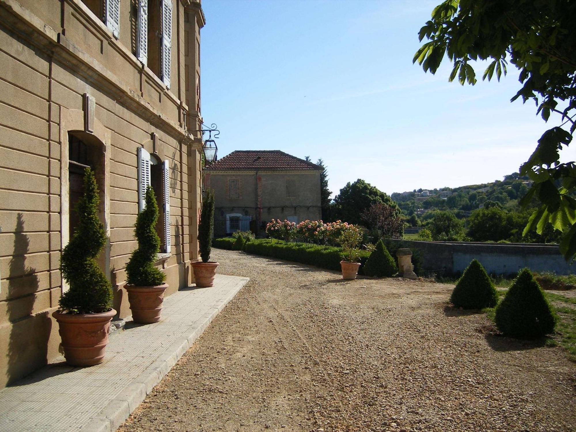 Chateau Du Grand Jardin Valensole Exteriör bild