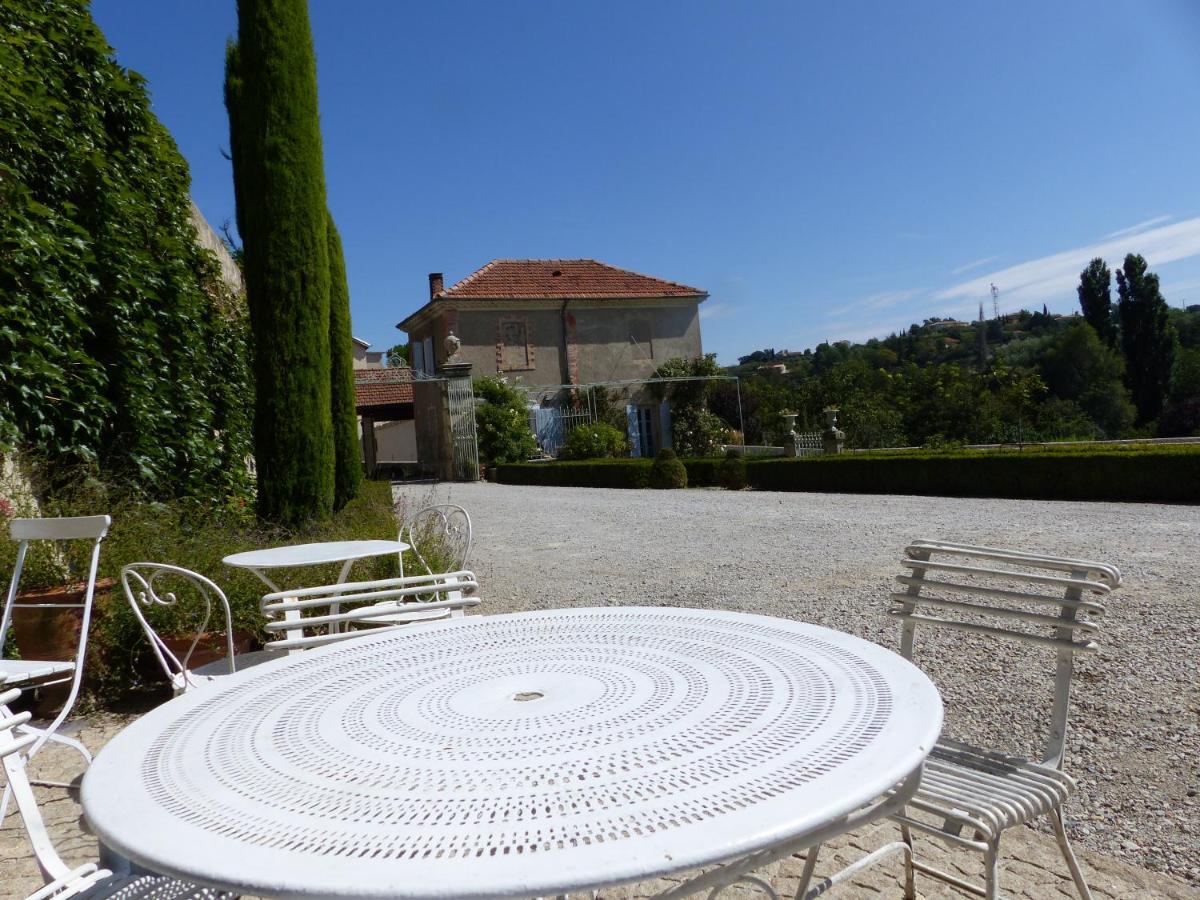 Chateau Du Grand Jardin Valensole Exteriör bild