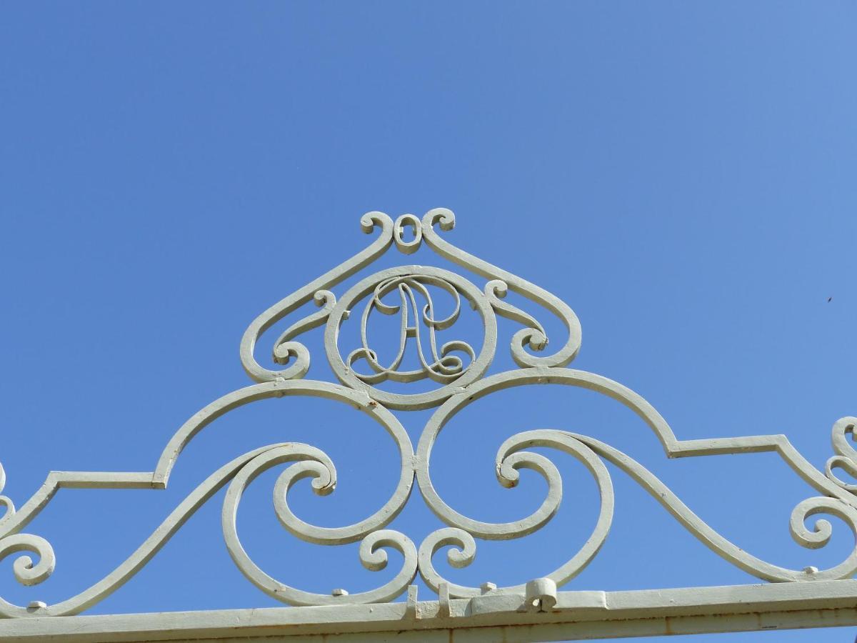 Chateau Du Grand Jardin Valensole Exteriör bild